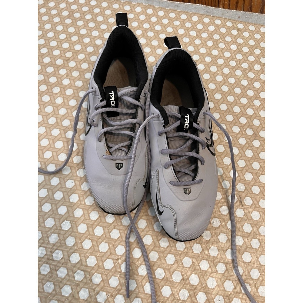 Nike Kids Gray and Black baseball cleats